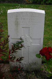 Dozinghem Military Cemetery - Topping, A