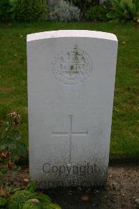 Dozinghem Military Cemetery - Townsend, J