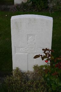 Dozinghem Military Cemetery - Townsend, J T H