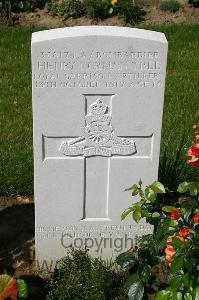 Dozinghem Military Cemetery - Tree, Henry Norman