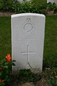 Dozinghem Military Cemetery - Turner, Frederick George