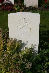 Dozinghem Military Cemetery - Turner, Percival Eric