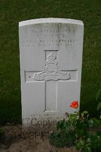 Dozinghem Military Cemetery - Turner, Samuel
