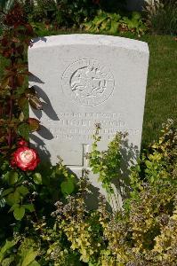 Dozinghem Military Cemetery - Underwood, S