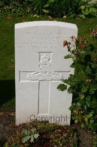 Dozinghem Military Cemetery - Veysey, Stanley