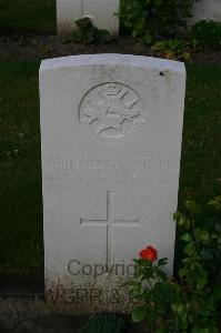 Dozinghem Military Cemetery - Vickers, John Percy