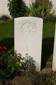 Dozinghem Military Cemetery - Vinter, S