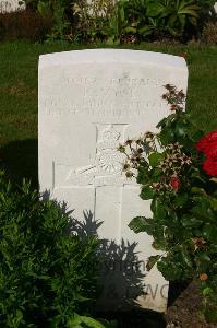 Dozinghem Military Cemetery - Vyse, Robert