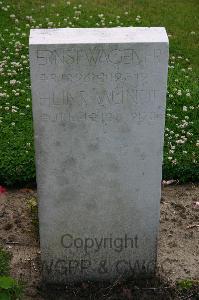 Dozinghem Military Cemetery - Wagener, Ernst