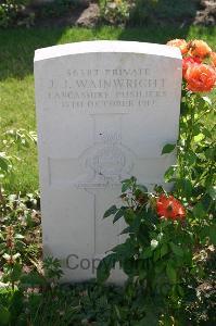 Dozinghem Military Cemetery - Wainwright, J J