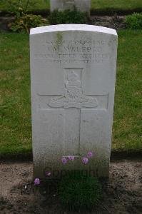 Dozinghem Military Cemetery - Walford, J M