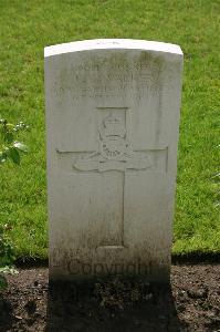 Dozinghem Military Cemetery - Walker, E E