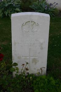 Dozinghem Military Cemetery - Walker, H