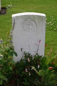Dozinghem Military Cemetery - Wallace, G A
