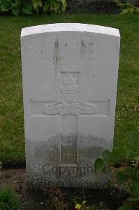 Dozinghem Military Cemetery - Walters, H P