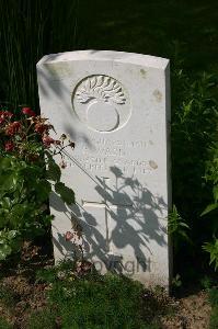Dozinghem Military Cemetery - Ward, R