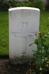 Dozinghem Military Cemetery - Waring, Robert