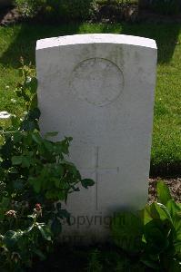 Dozinghem Military Cemetery - Watts, J E