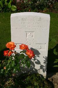Dozinghem Military Cemetery - Welford, John Joseph