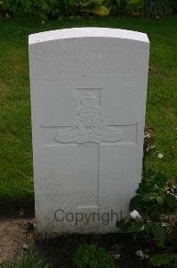 Dozinghem Military Cemetery - Welsch, W P