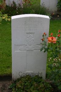 Dozinghem Military Cemetery - Whale, R E H