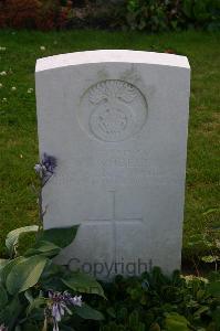 Dozinghem Military Cemetery - Wheeler, Francis Richard