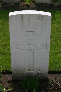 Dozinghem Military Cemetery - White, F C