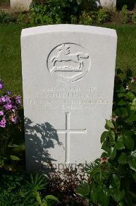 Dozinghem Military Cemetery - Whittingham, T