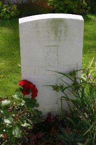 Dozinghem Military Cemetery - Wilde, Richard