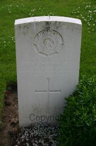 Dozinghem Military Cemetery - Wilkin, T