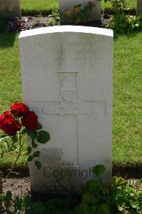 Dozinghem Military Cemetery - Williams, J T