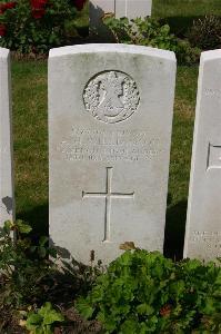 Dozinghem Military Cemetery - Williamson, Hugh