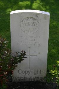 Dozinghem Military Cemetery - Willis, J
