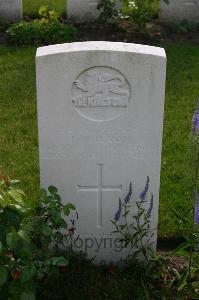 Dozinghem Military Cemetery - Wilson, R