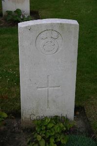 Dozinghem Military Cemetery - Wolverson, Edwin