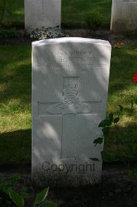 Dozinghem Military Cemetery - Wright, Alfred Joseph Benedict