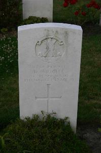 Dozinghem Military Cemetery - Wright, David