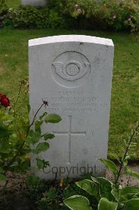 Dozinghem Military Cemetery - Wright, R