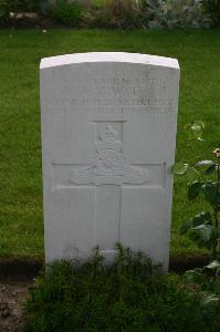 Dozinghem Military Cemetery - Wye, Alfred Victor