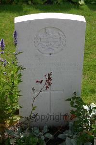 Dozinghem Military Cemetery - Yates, Harold Withington