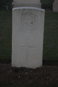 Louvencourt Military Cemetery - Blackman, Hugh William