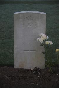 Louvencourt Military Cemetery - Bubb, H T