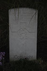 Louvencourt Military Cemetery - Bunting, J T