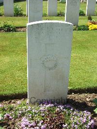Louvencourt Military Cemetery - Daniels, George Mervyn