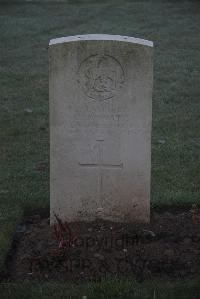 Louvencourt Military Cemetery - Lapworth, C