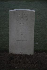 Louvencourt Military Cemetery - Lloyd-Smith, C L
