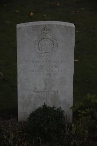 Louvencourt Military Cemetery - May, Henry William