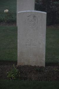 Louvencourt Military Cemetery - Palmer, S E