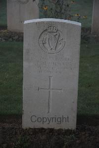 Louvencourt Military Cemetery - Quinn, Thomas H.