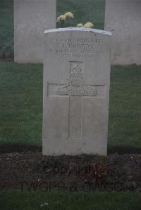 Louvencourt Military Cemetery - Rogers, James